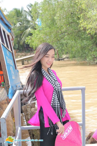 &Quot;Ác Nữ&Quot; Băng Di Của “Gạo Nếp Gạo Tẻ” Diện Áo Bà Ba, Đội Nón Lá Mộc Mạc Khiến Khán Giả Miền Tây Thích Thú 12 &Quot;Ác Nữ&Quot; Băng Di Của “Gạo Nếp Gạo Tẻ” Diện Áo Bà Ba, Đội Nón Lá Mộc Mạc Khiến Khán Giả Miền Tây Thích Thú