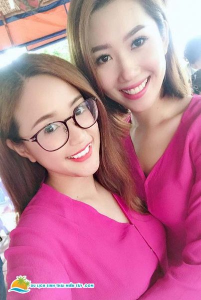 Cinema Tour &Quot;Gạo Nếp Gạo Tẻ&Quot; - Băng Di, Thúy Ngân Mặc Áo Bà Ba Đi Giao Lưu Với Khán Giả Miền Tây 9 Cinema Tour &Quot;Gạo Nếp Gạo Tẻ&Quot; - Băng Di, Thúy Ngân Mặc Áo Bà Ba Đi Giao Lưu Với Khán Giả Miền Tây