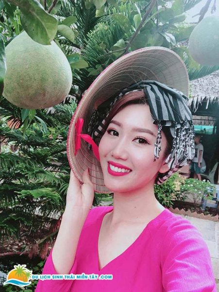 Cinema Tour &Quot;Gạo Nếp Gạo Tẻ&Quot; - Băng Di, Thúy Ngân Mặc Áo Bà Ba Đi Giao Lưu Với Khán Giả Miền Tây 11 Cinema Tour &Quot;Gạo Nếp Gạo Tẻ&Quot; - Băng Di, Thúy Ngân Mặc Áo Bà Ba Đi Giao Lưu Với Khán Giả Miền Tây