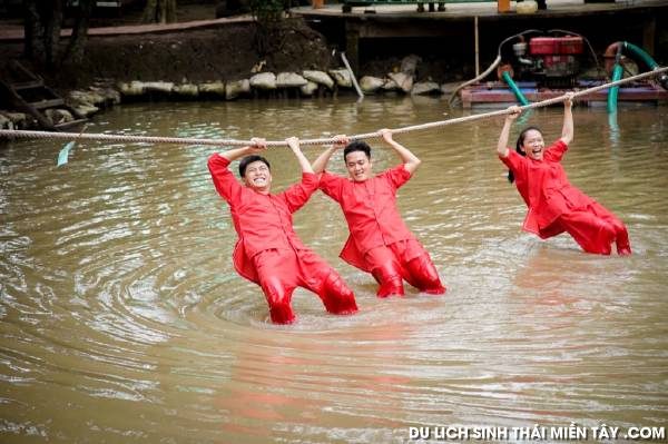 Theo Chân Gin Tuấn Kiệt Và Han Sara Về Bến Tre Câu Cá Sấu