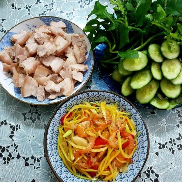 Hướng Dẫn Cách Làm Mắm Tép Thịt Luộc Miền Tây 1 Tùy Theo Sở Thích Mà Mắm Tép Được Làm Bằng Tép Bạc Đất Hoặc Tép Rong. Trong Đó, Tép Bạc Đất Được Ưa Chuộng Hơn Cả. Tuy Nhiên, Với Nhiều Người Sành Ăn Thì Tép Rong Tuy Nhỏ Nhưng Làm Mắm Lại Rất Ngon Và Cho Mùi Thơm Đặc Trưng. Ảnh: Thanh Thúy.