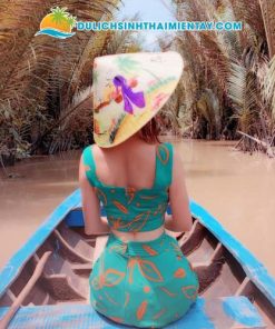 Tour Ghép Miền Tây 1 Ngày: Sài Gòn - Mỹ Tho - Bến Tre - Vườn Trái Cây Bưởi Da Xanh 7 Tour Miền Tây 1 Ngày - Ngồi Đò Chèo Qua Rạch Dừa Nước