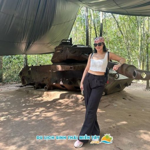 Tour Ghép Hàng Ngày: Tour Tham Quan Địa Đạo Củ Chi - Miền Tây 1 Tour Dịa Đạo Củ Chi - Mỹ Tho - Bến Tre